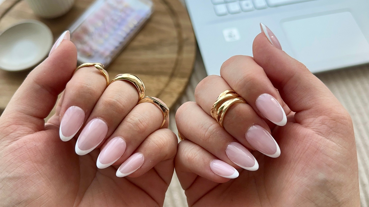 French Icône : des Press-on Nails inspirés de la French manucure